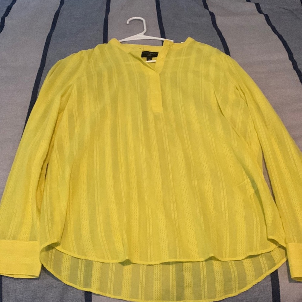 Yellow spring time shirt.  Brand new never worn
